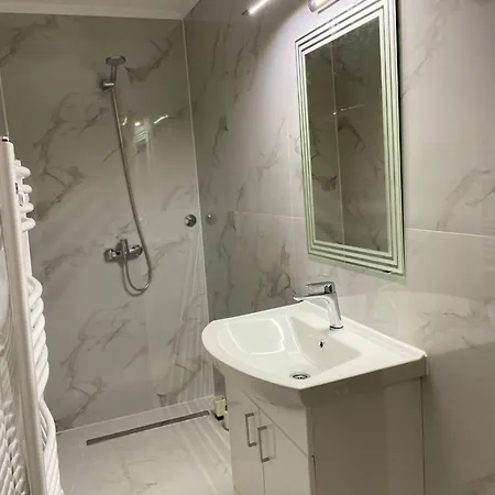 Flora Vlasic * Sisava